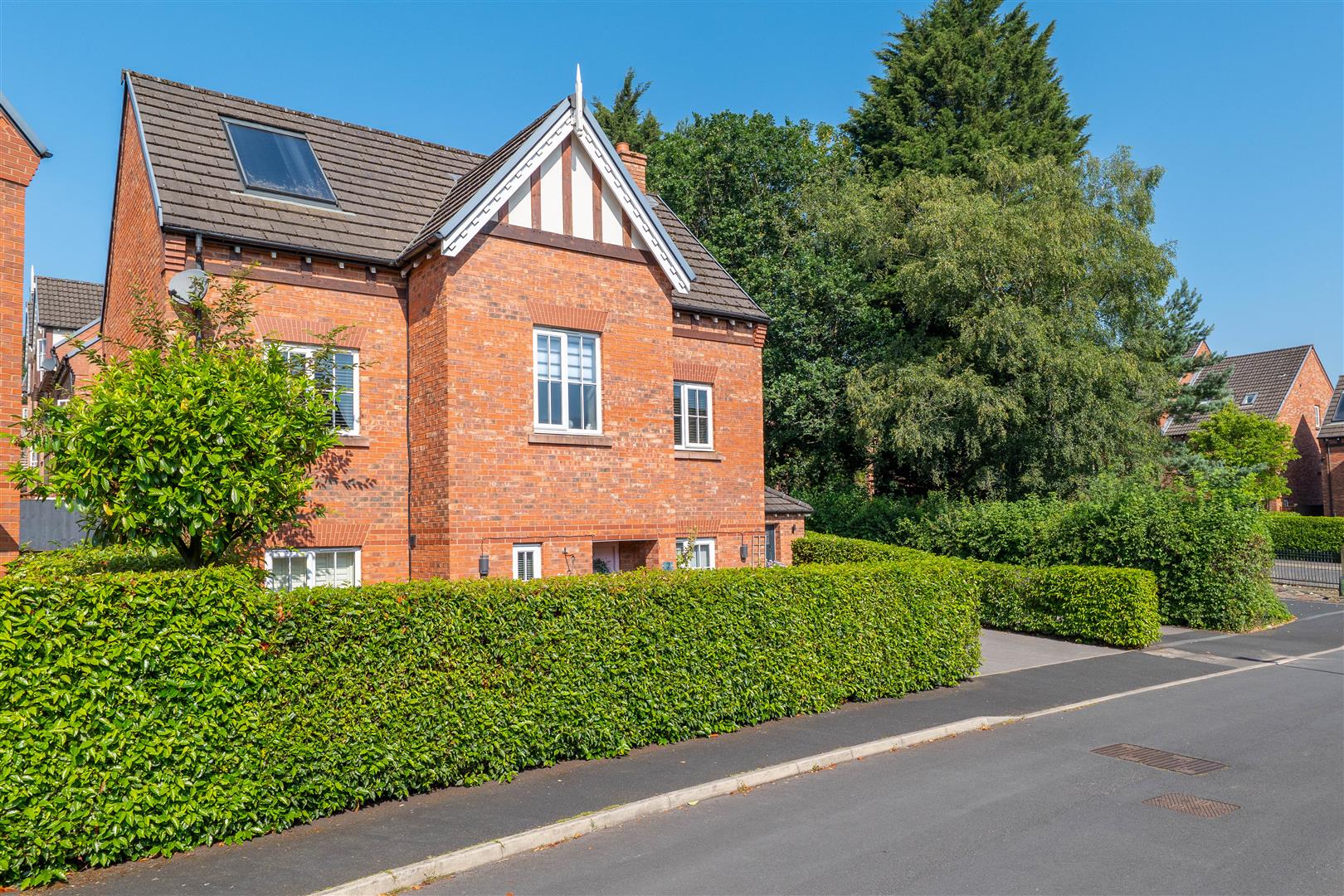 5 bed property in Shireburne Drive, Chorley